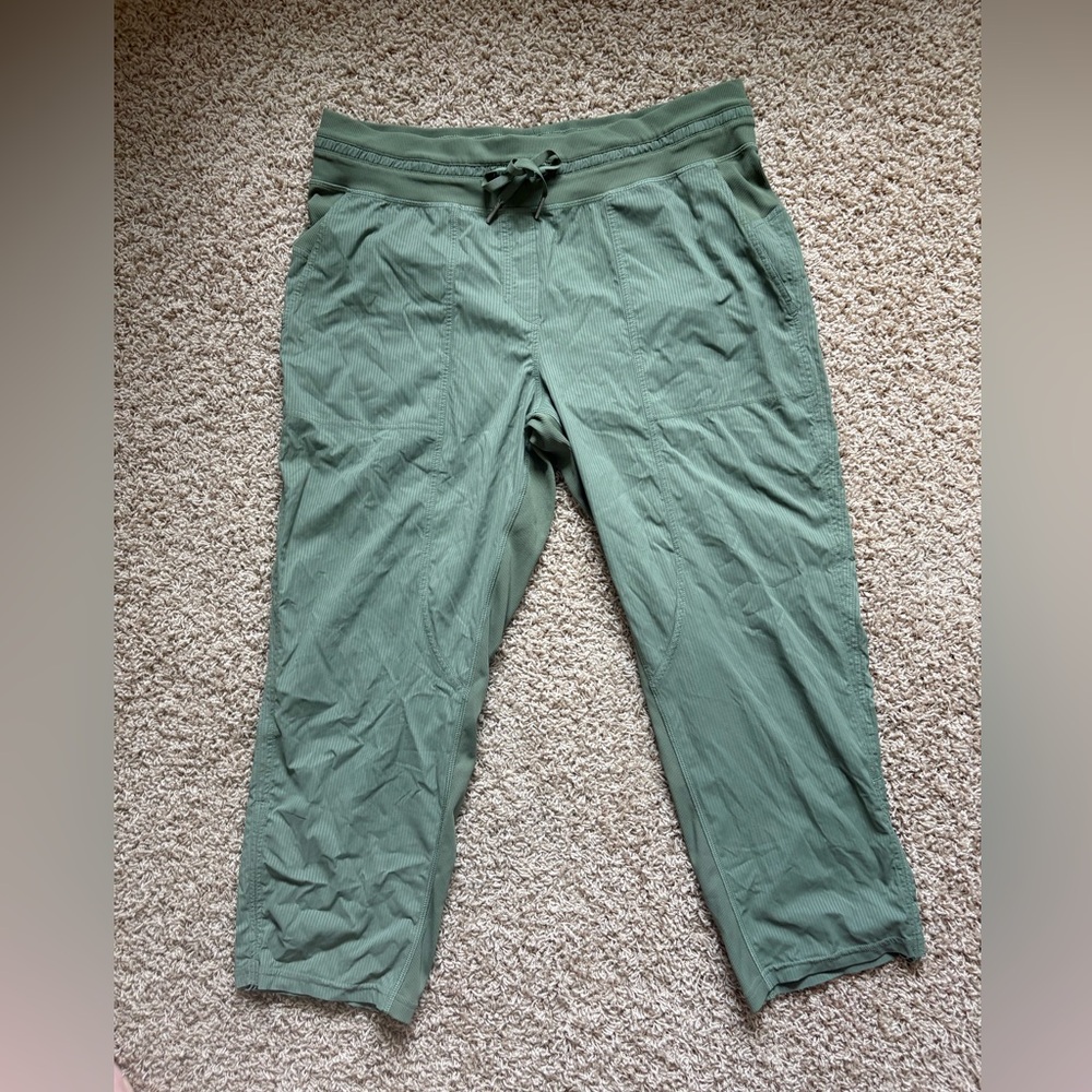 Lululemon Green Dance Studio Crop Pants